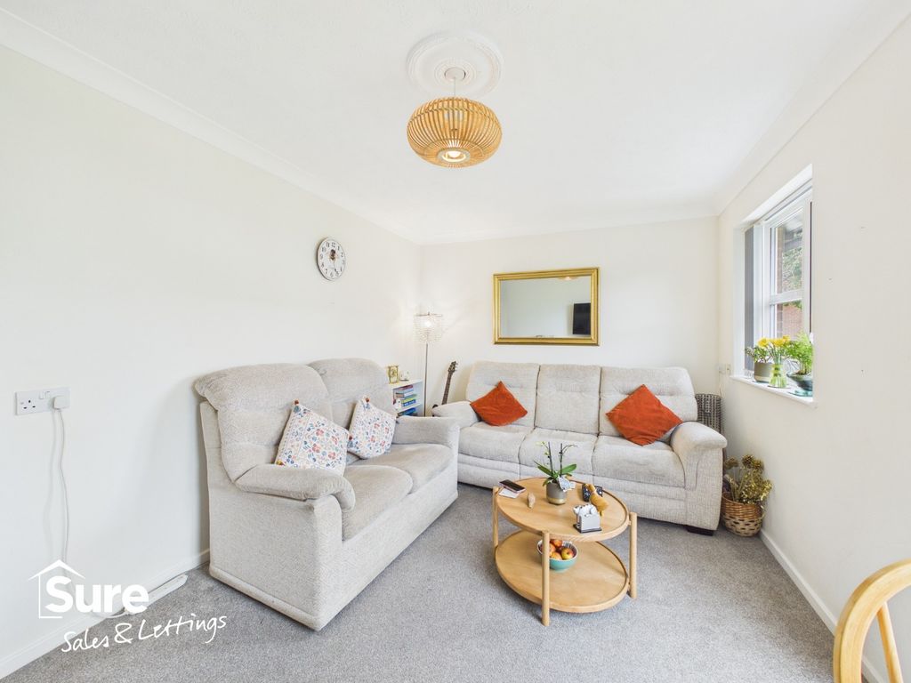 Property photo 2 of 23 4930302