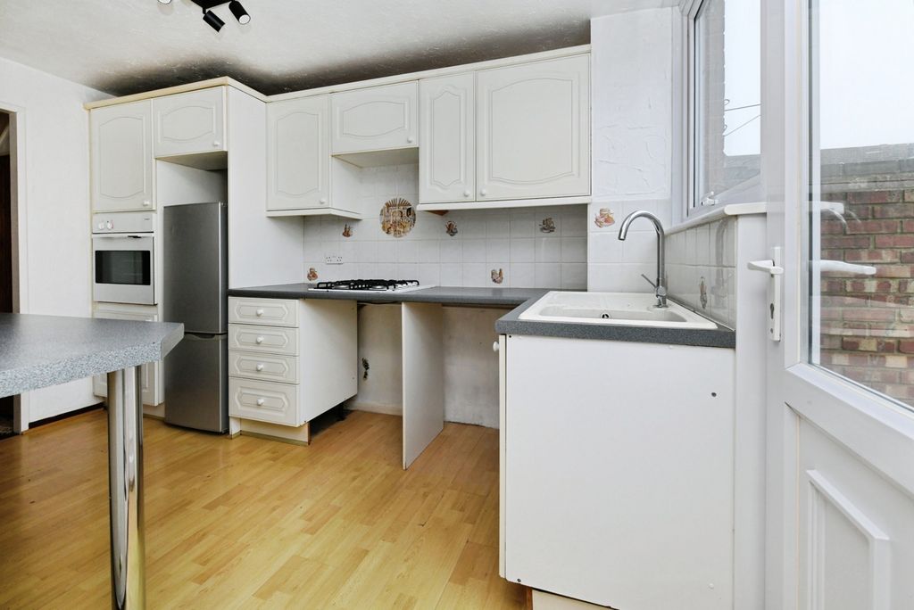 Property photo 3 of 11 Pbox-Img.Jpg