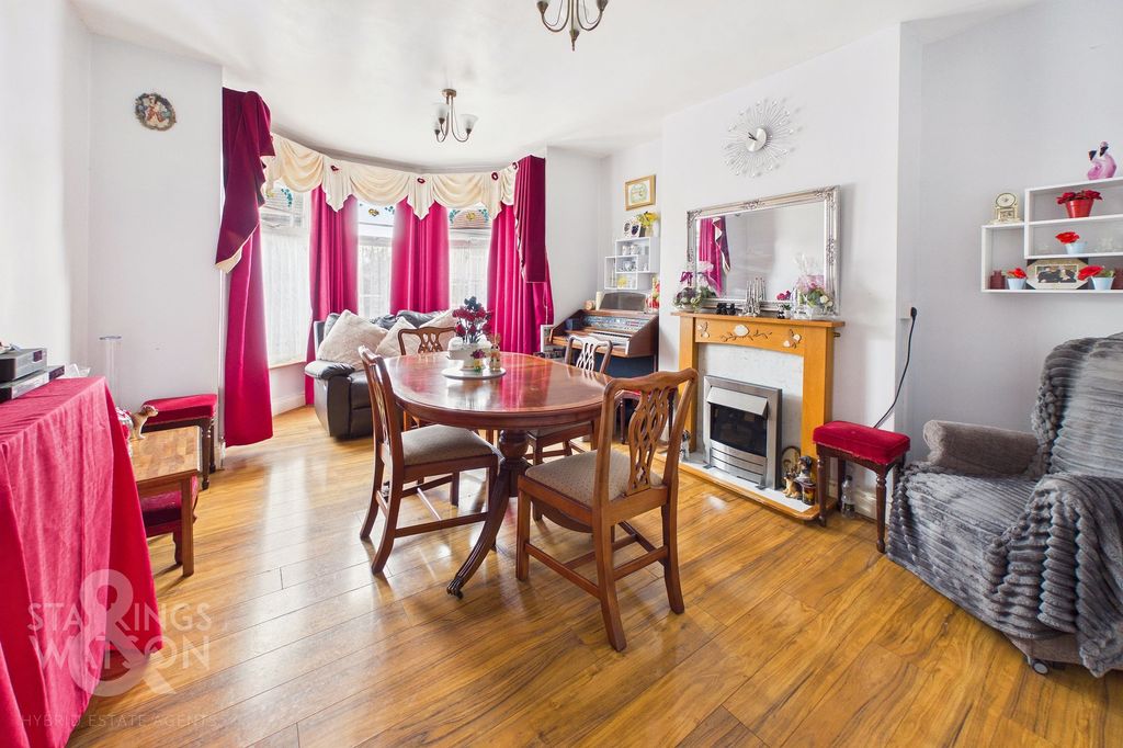 Property photo 2 of 20