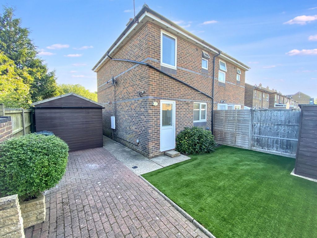 Property photo 2 of 13