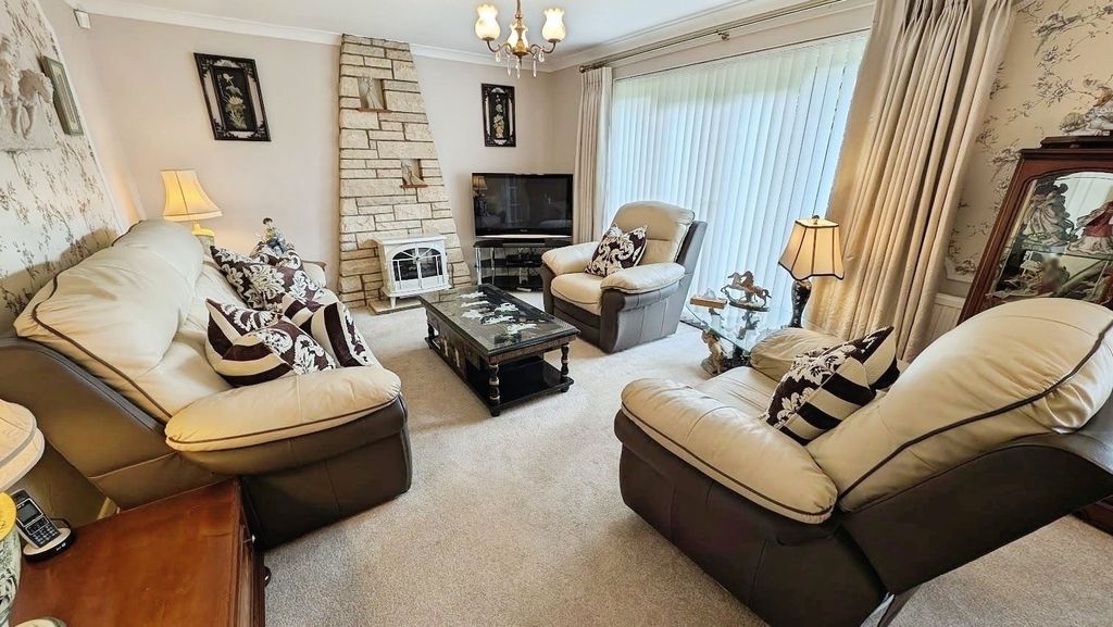 Property photo 2 of 20 Pbox-Img.Jpg