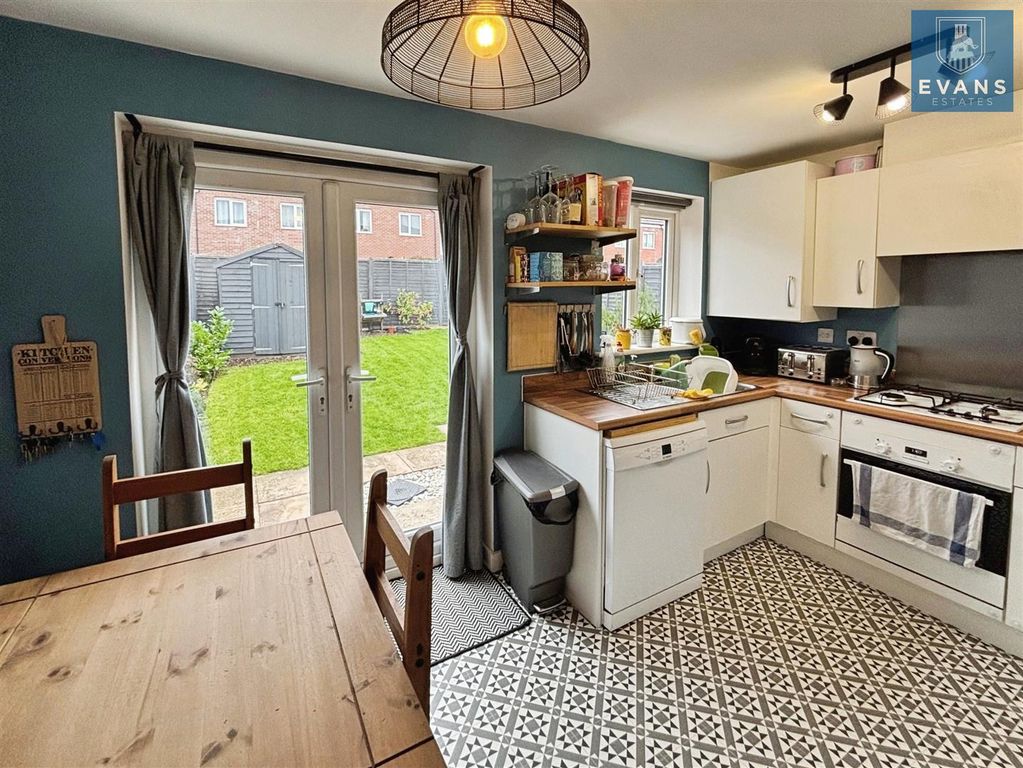 Property photo 3 of 18 Kitchen Diner