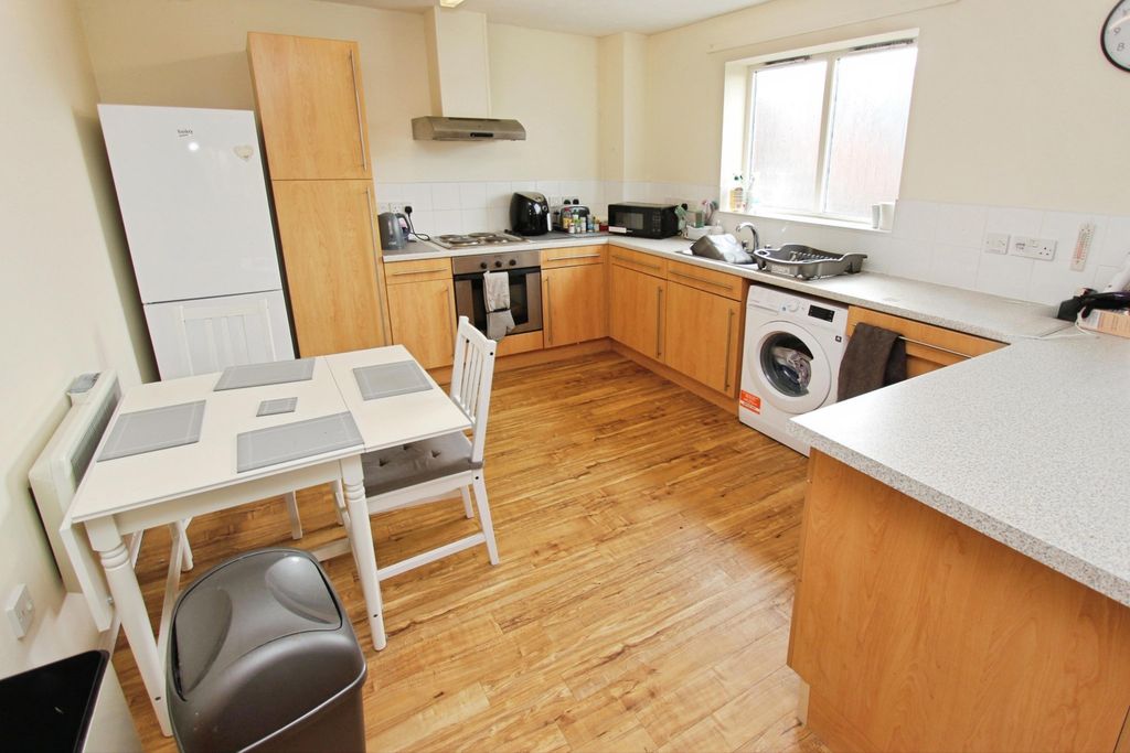 Property photo 3 of 10