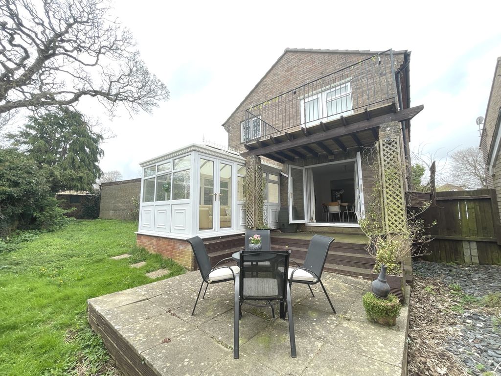 Property photo 2 of 27