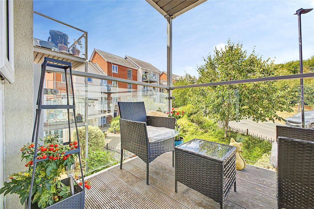 Property photo 1 of 10 Balcony