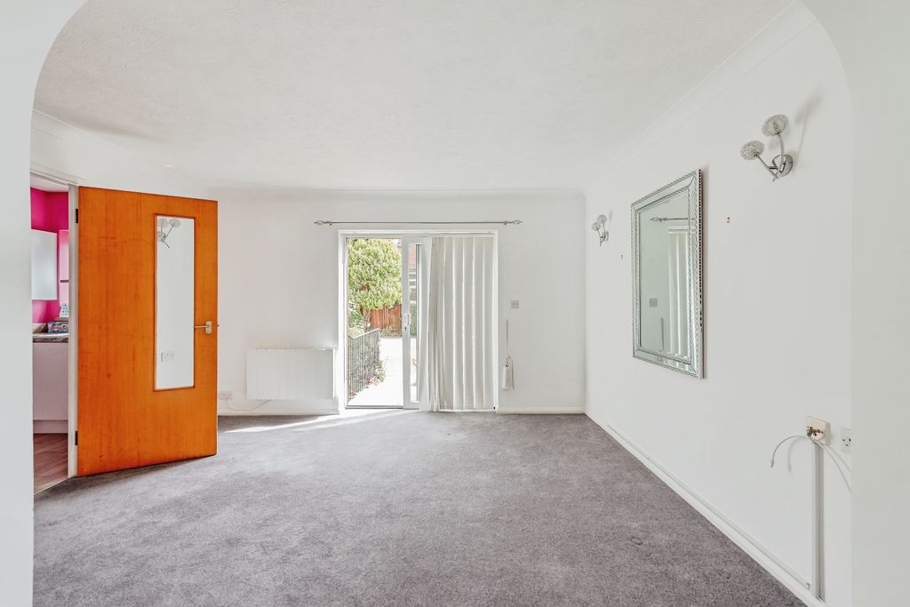 Property photo 3 of 19