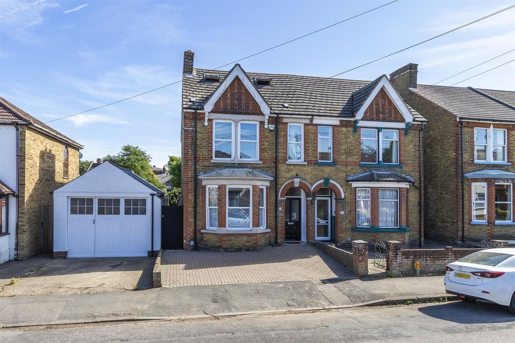 Property photo 1 of 40