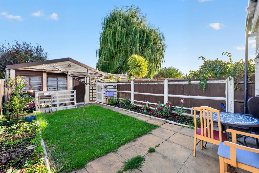 Property photo 2 of 26
