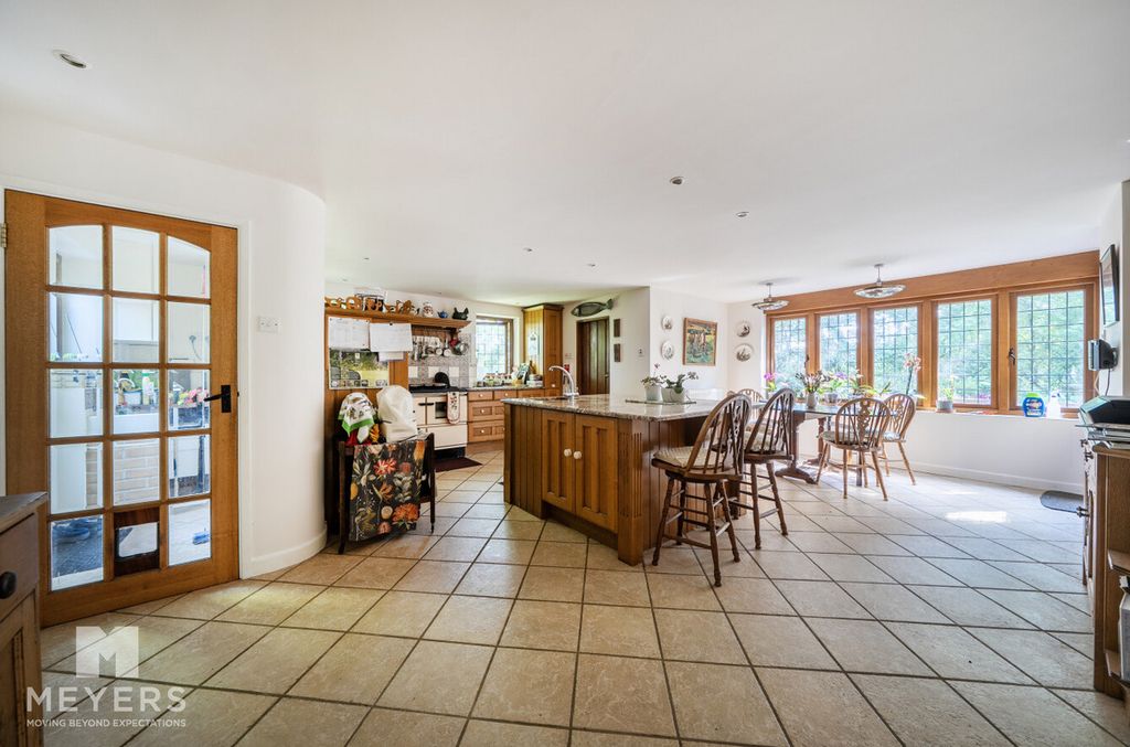 Property photo 2 of 24