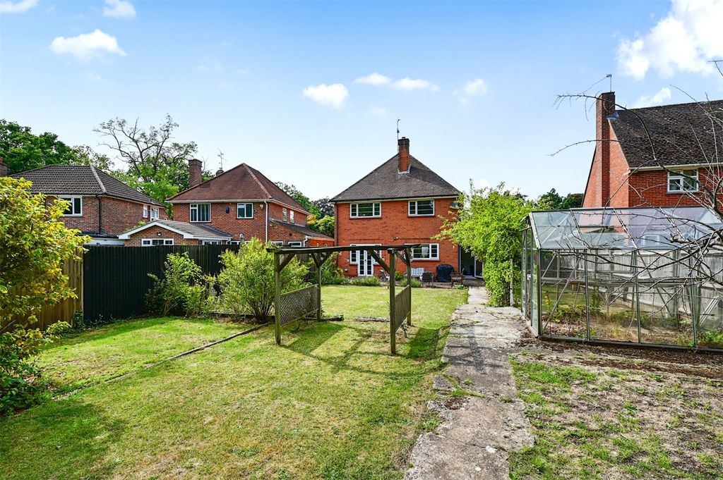 Property photo 2 of 11 Picture No. 12