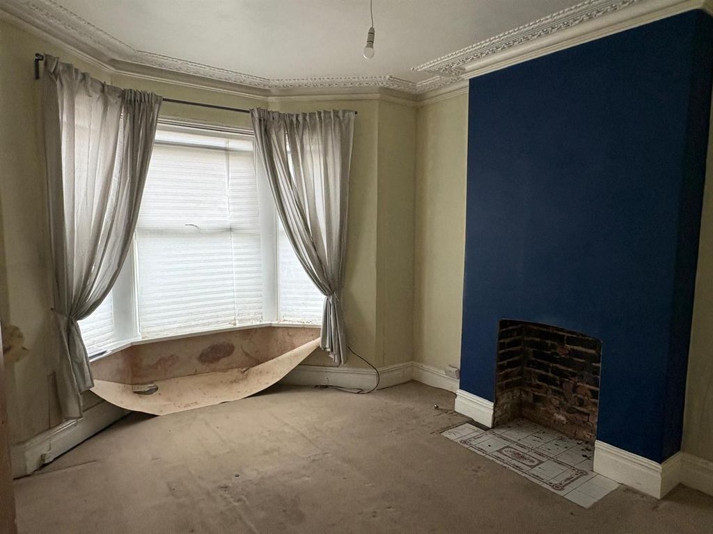 Property photo 2 of 12 Fe4077F5-94Fe-4Cb1-9788-45493F6609c8.Jpg