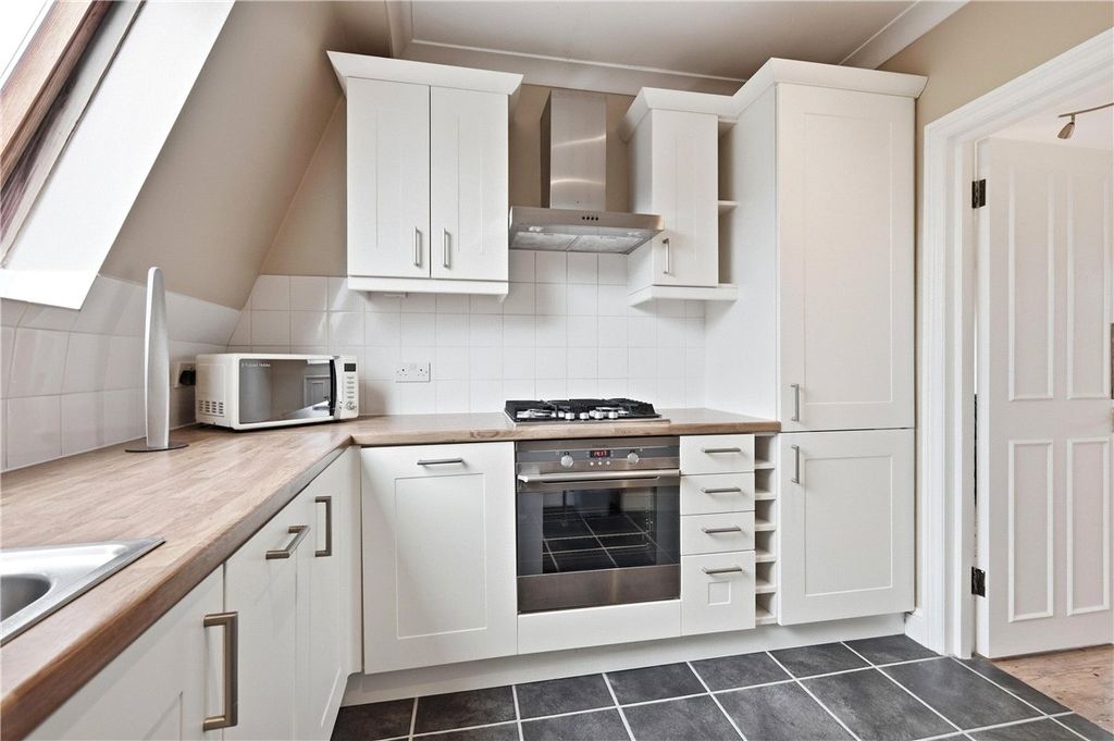 Property photo 2 of 16 Picture No. 10