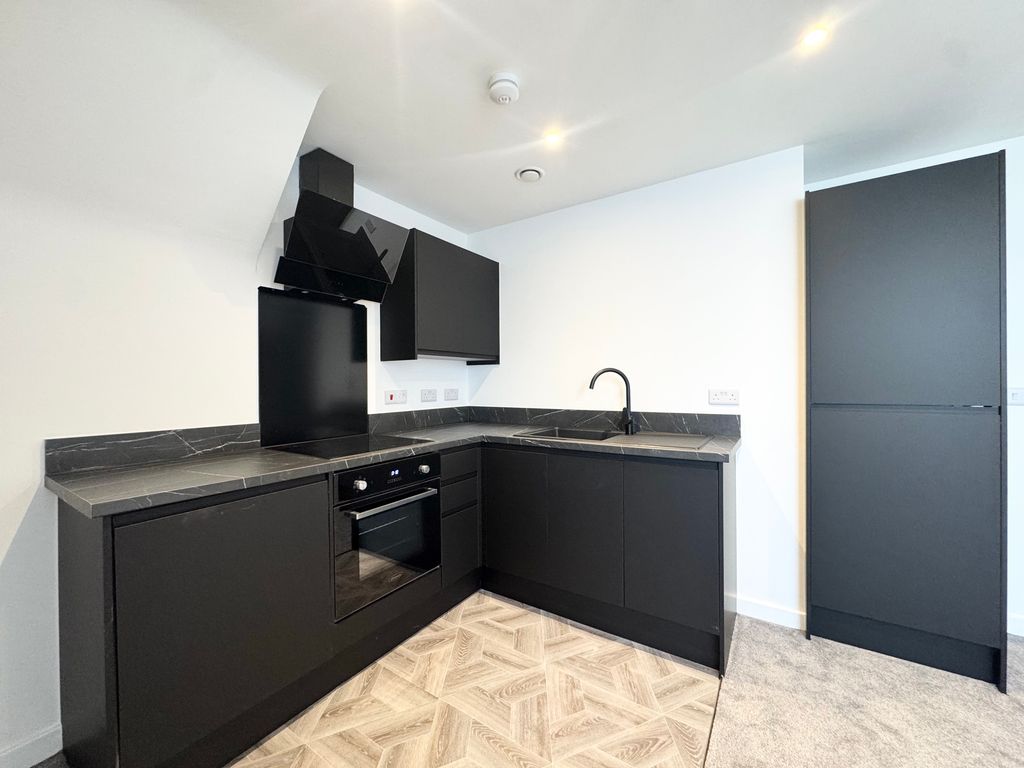 Property photo 2 of 6 Kitchen