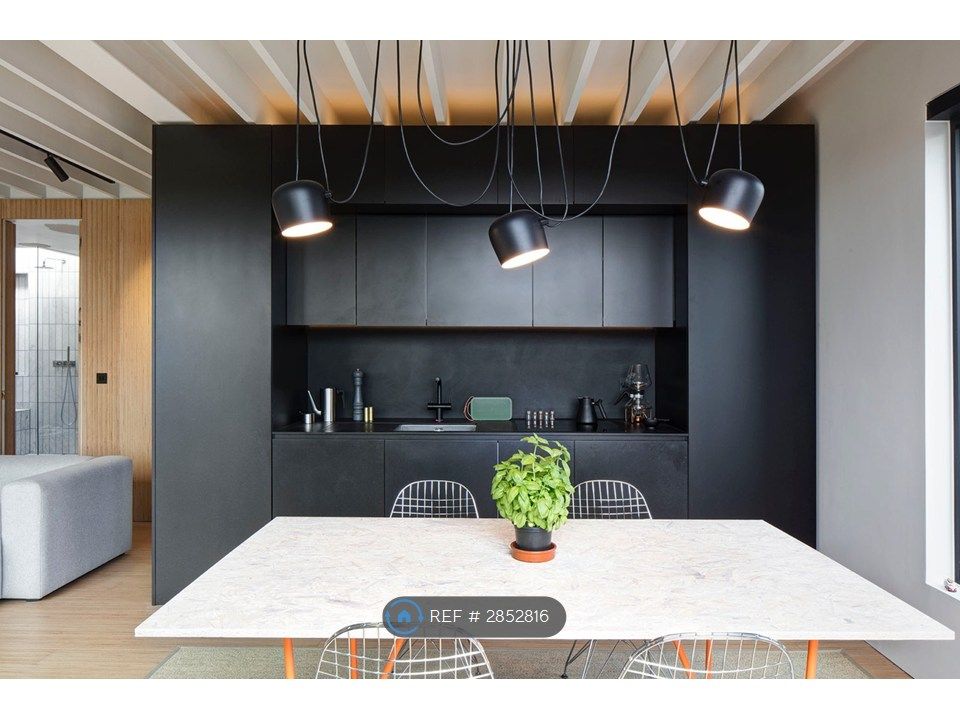 Property photo 2 of 10 Kitche