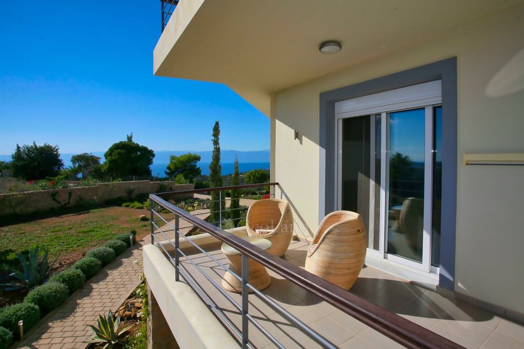 Property photo 2 of 28