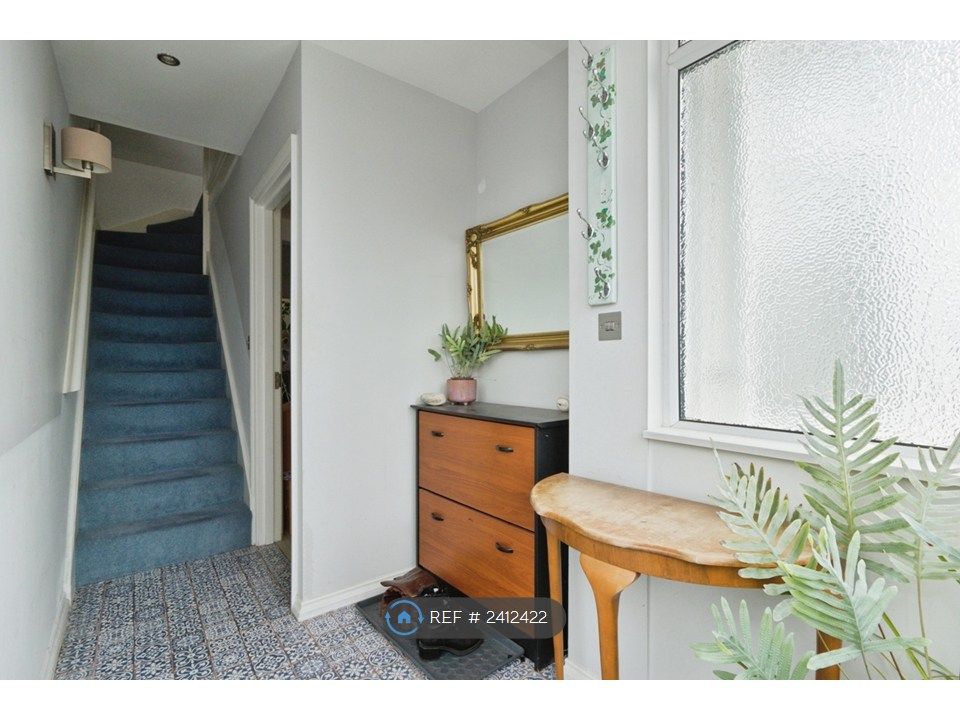 Property photo 1 of 8 Entrance