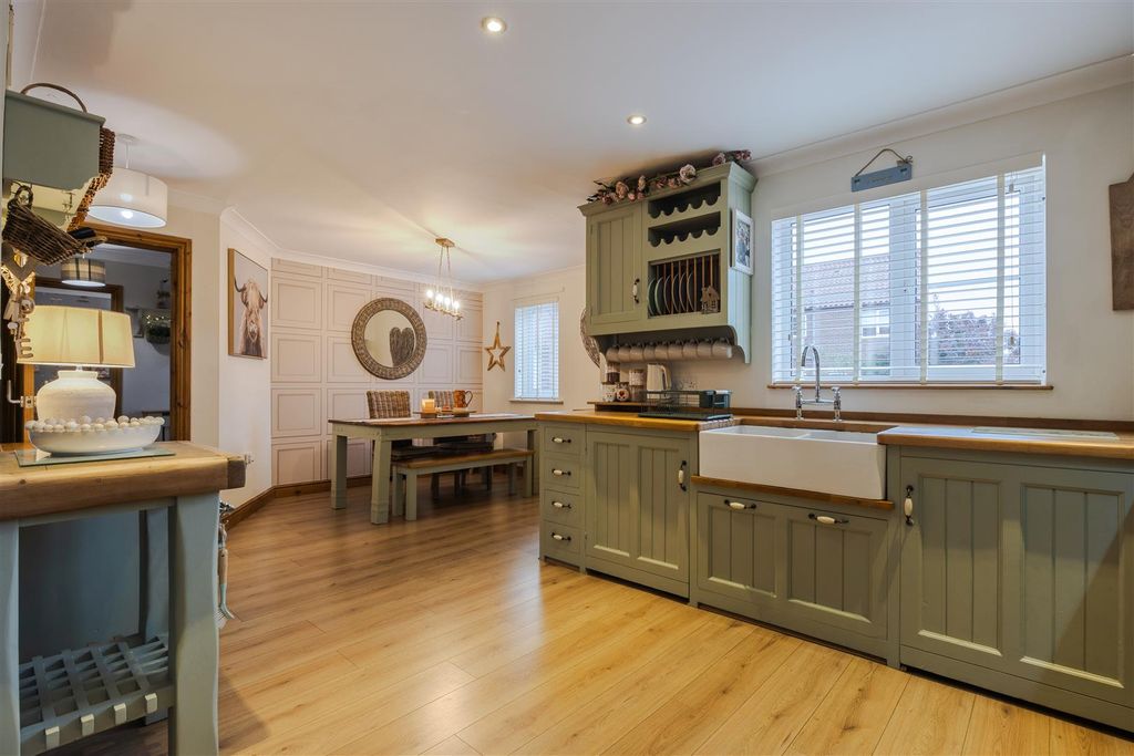 Property photo 2 of 20 Kitchen/Diner