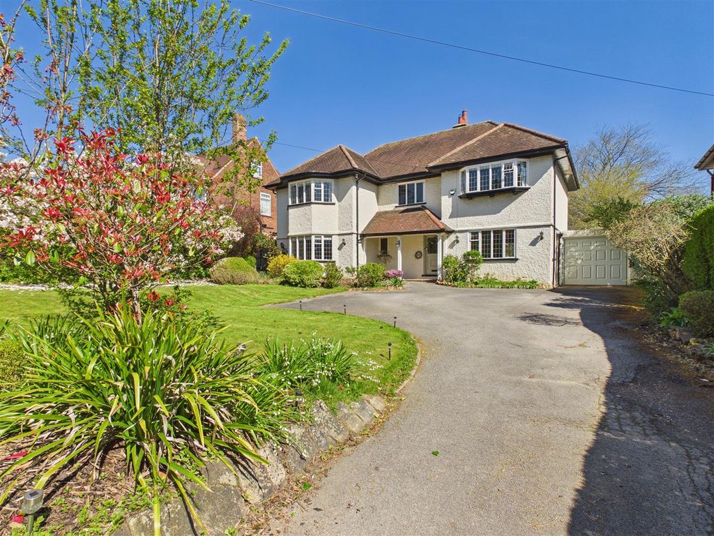 Property photo 1 of 29 Packman Lane - Front