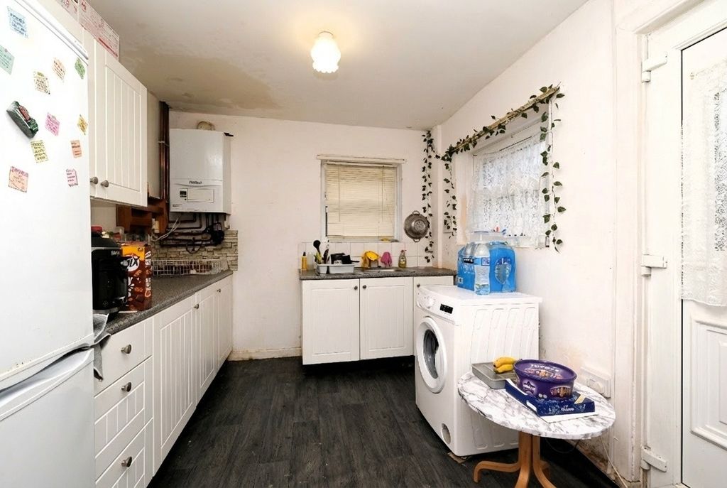 Property photo 3 of 10 Image 2