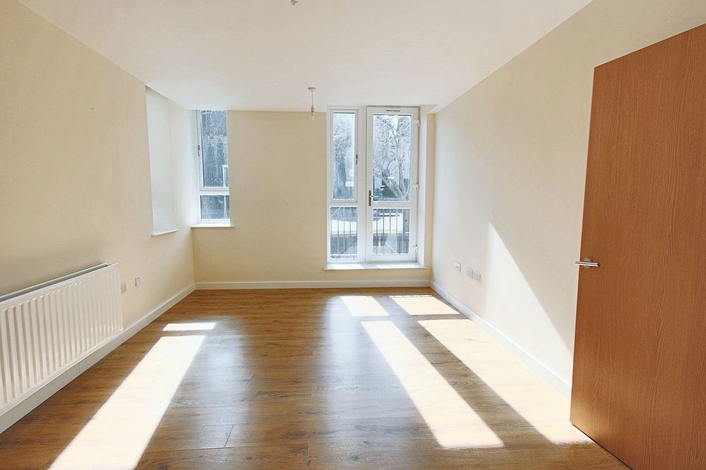 Property photo 3 of 6