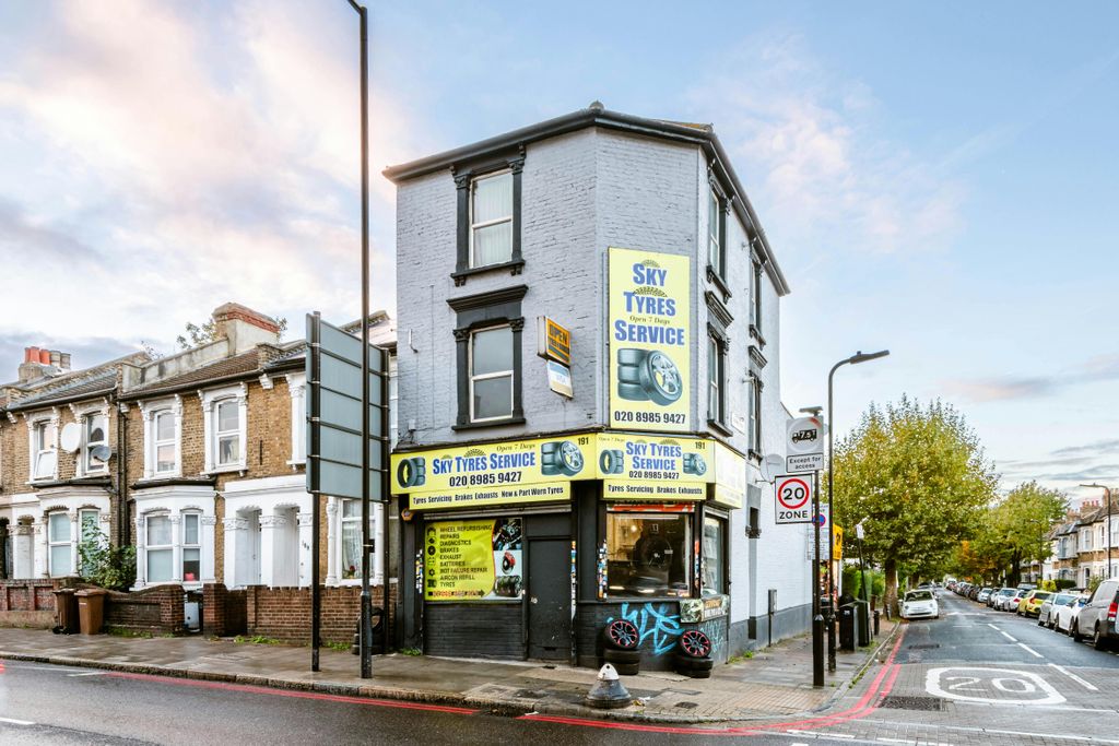 Property photo 1 of 19 Homerton High St 191  Low Res 21.Jpg