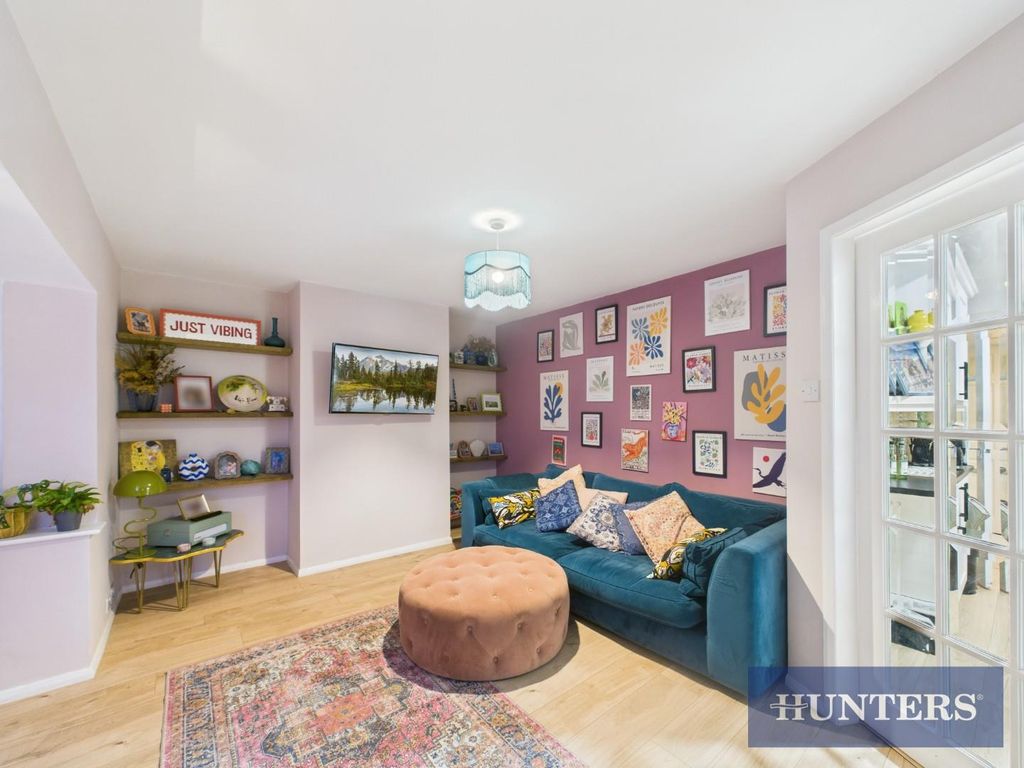 Property photo 2 of 14 Cam01494G0-Pr0477-Still020.Jpg