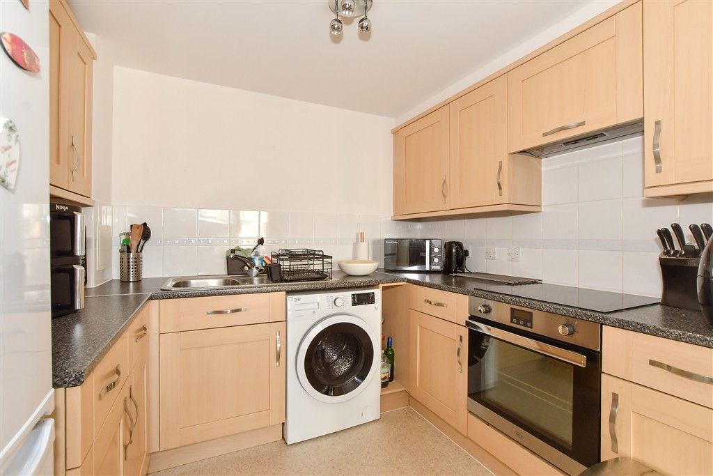 Property photo 2 of 10 Kitchen