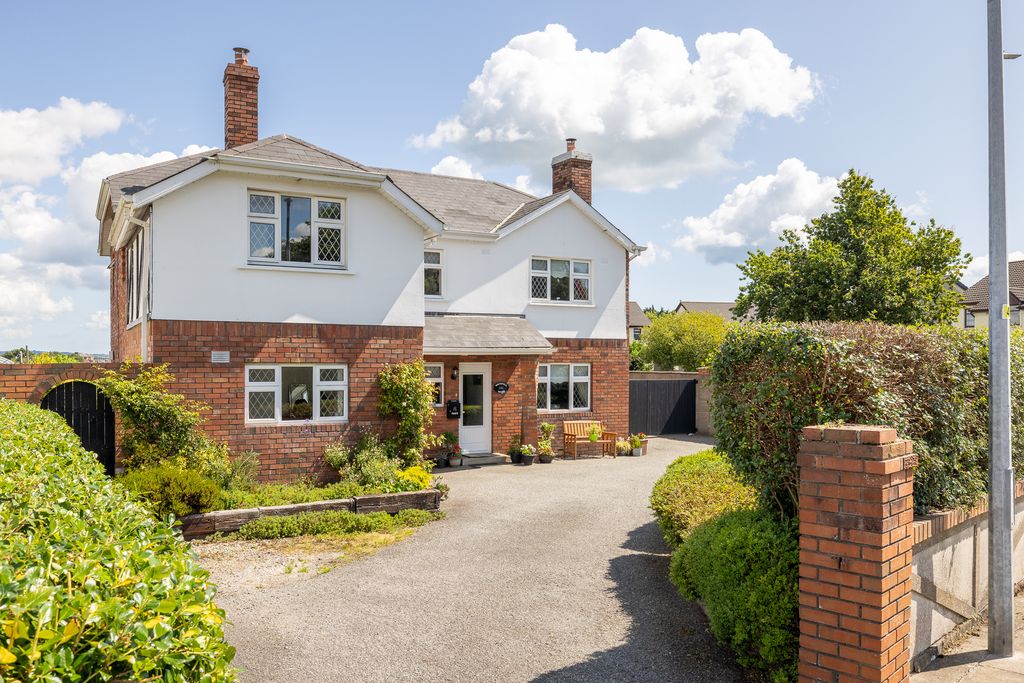 Property photo 2 of 35