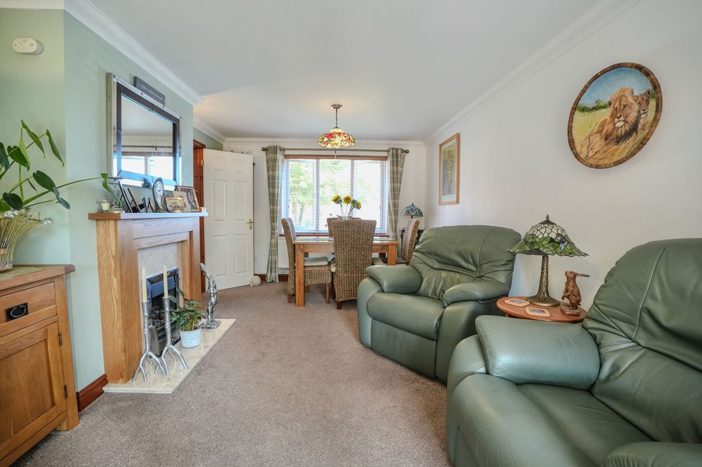 Property photo 3 of 32