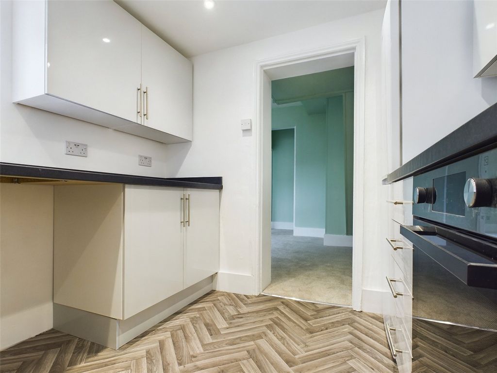 Property photo 2 of 12 Kitchen