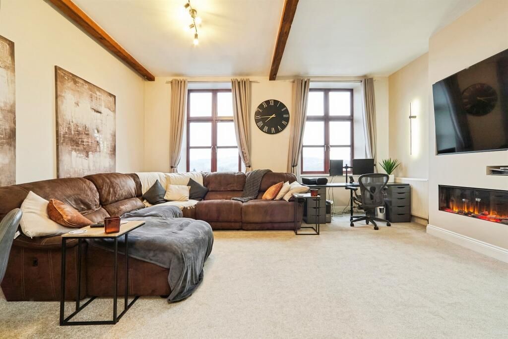 Property photo 2 of 14 Image