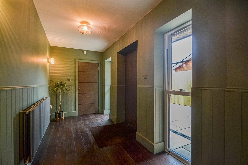 Property photo 3 of 29 Entrance Hallway