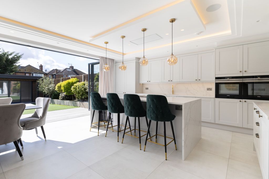 Property photo 1 of 27