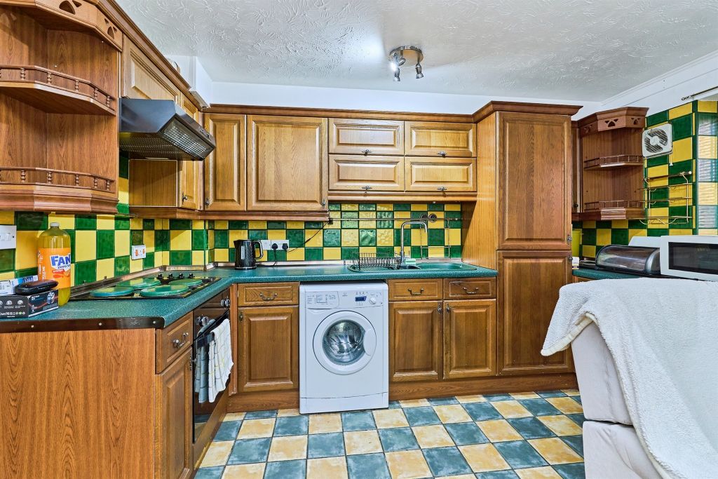 Property photo 2 of 19