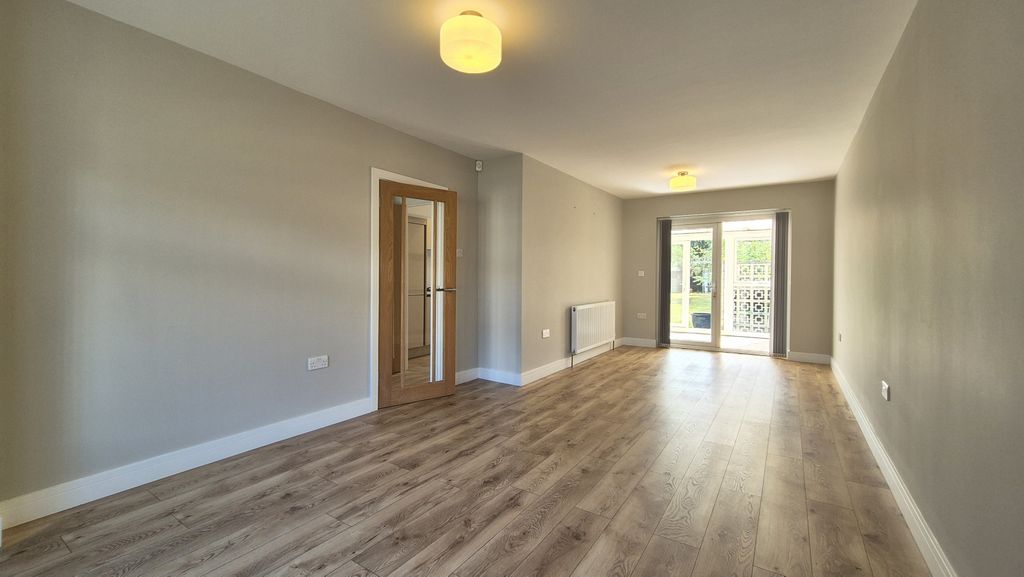 Property photo 2 of 12 Gallery