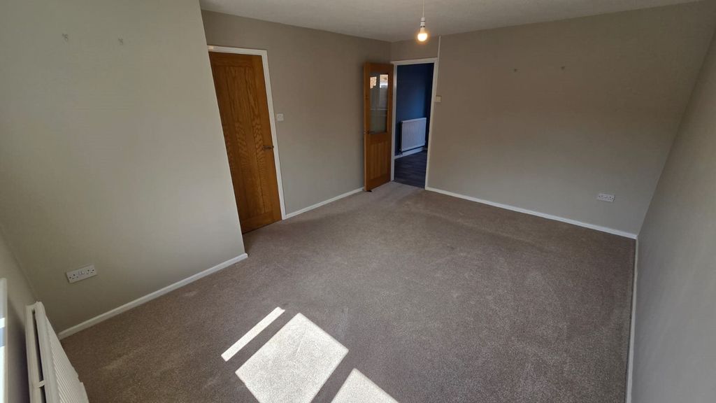 Property photo 2 of 13 Lounge