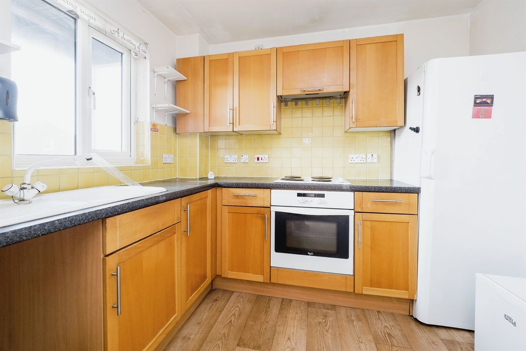 Property photo 2 of 13