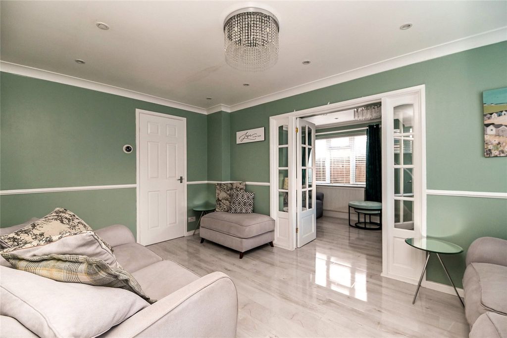 Property photo 2 of 16 Picture No. 03