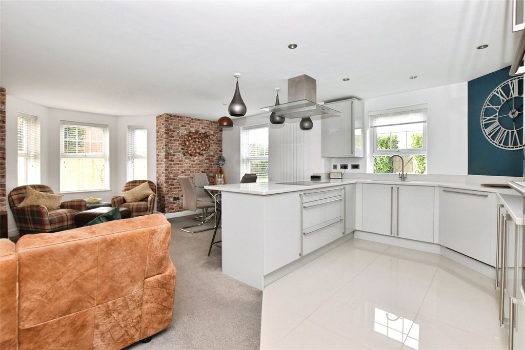 Property photo 2 of 13 Kit/Liv/Dining