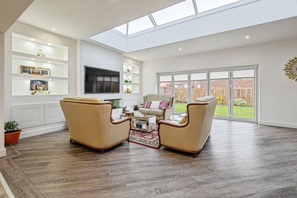 Property photo 3 of 20