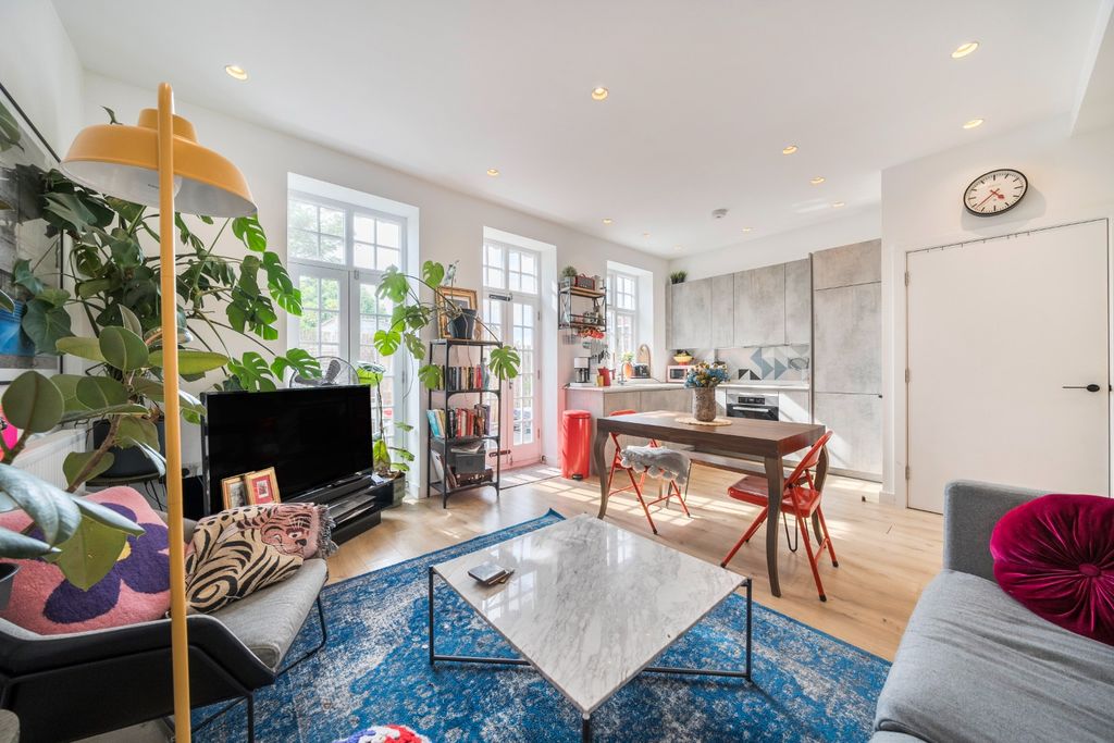 Property photo 3 of 10 4222055