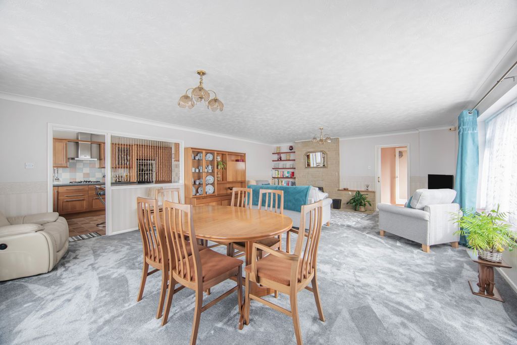 Property photo 3 of 20