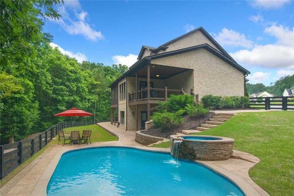 Property photo 1 of 31