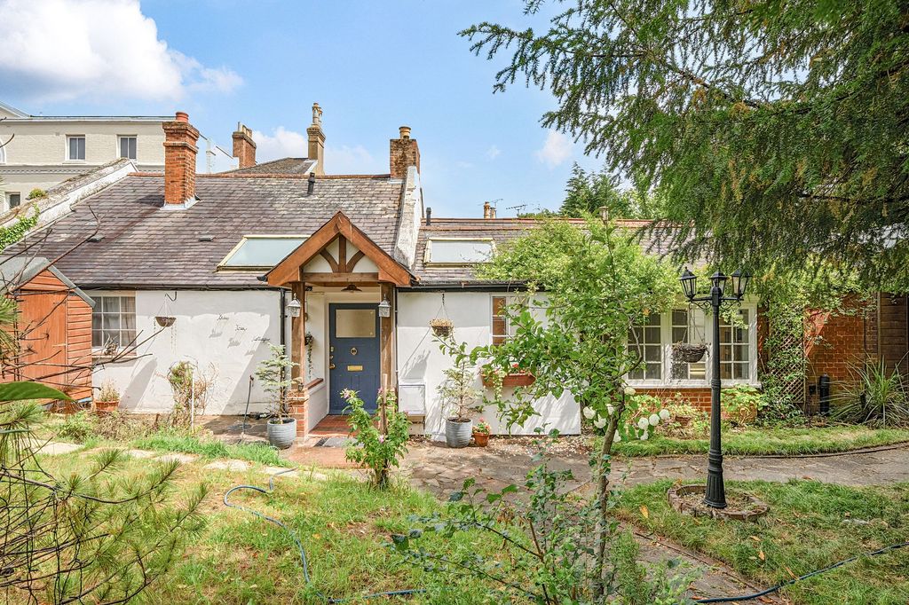 Property photo 1 of 27