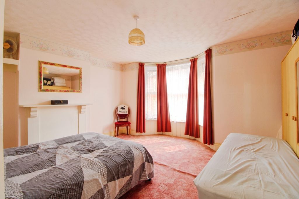 Property photo 3 of 21 Pbox-Img.Jpg