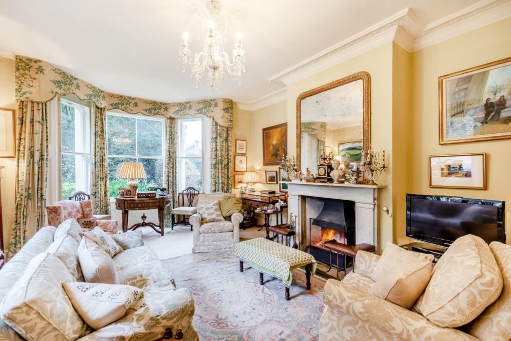 Property photo 2 of 21 Drawing Room