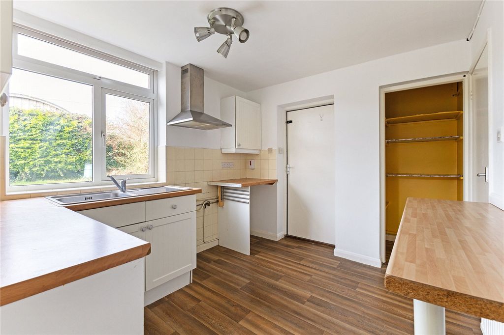 Property photo 2 of 21 Kitchen