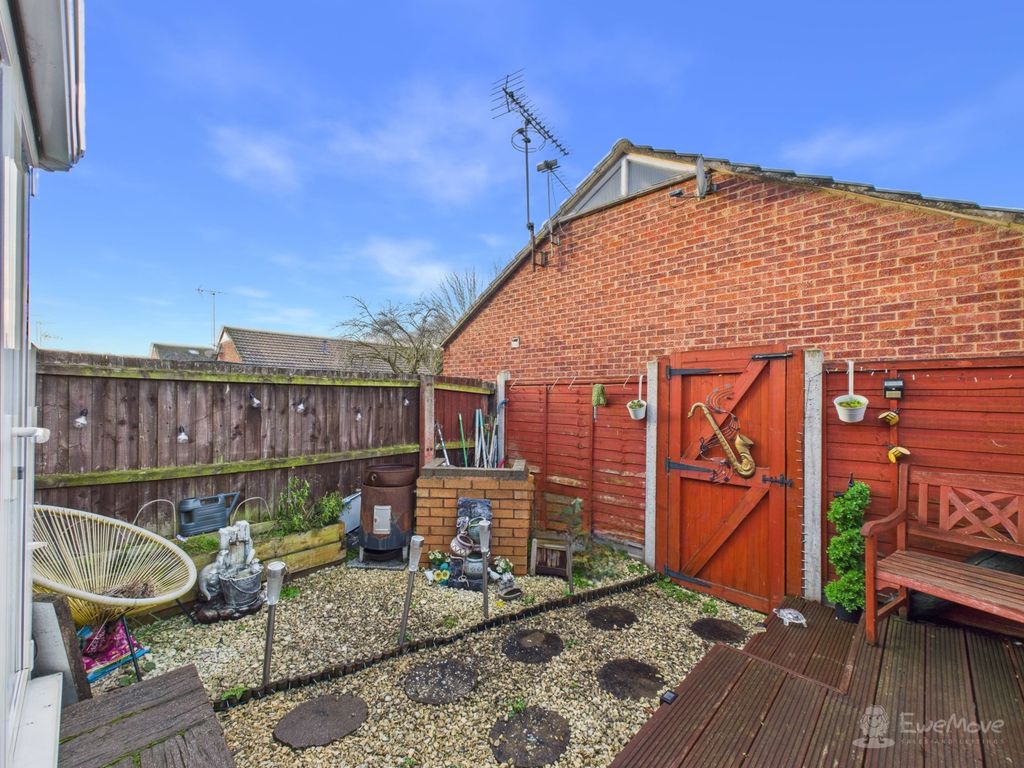 Property photo 2 of 18 Garden- Mark Stephens Ewemove Newmarket And Soham