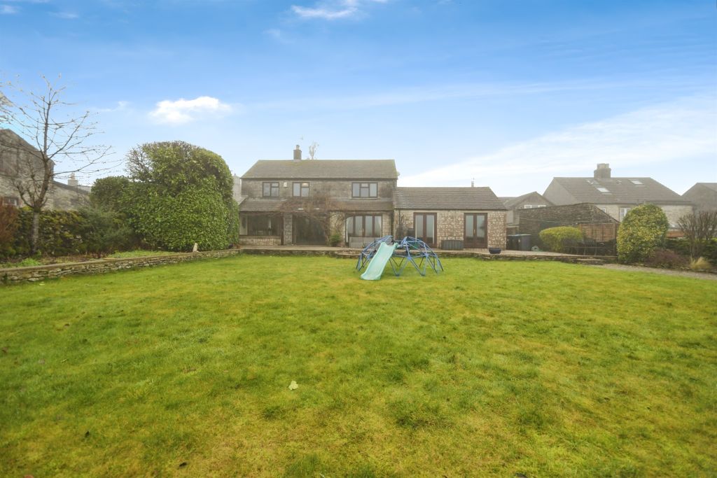 Property photo 2 of 22