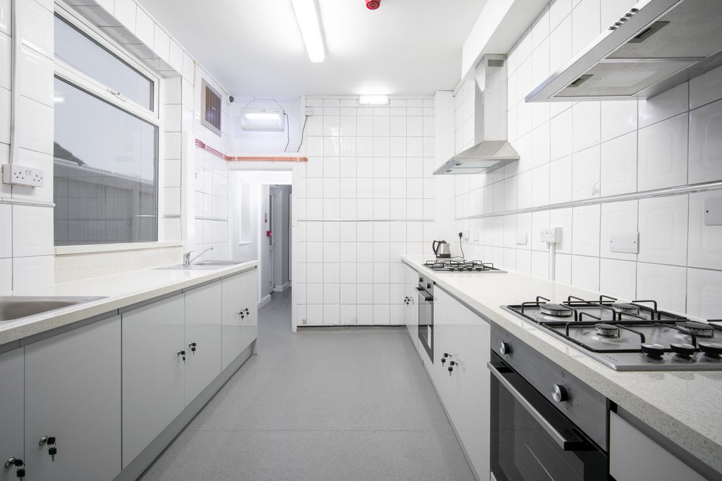 Property photo 3 of 6